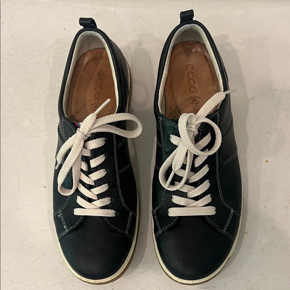Ecco Women’s Black Leather Sneakers